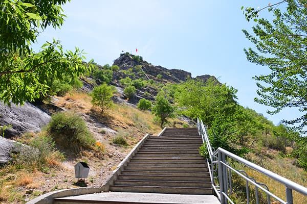 イメージ：古都オシュ スライマン-ト―聖山（キルギス共和国）