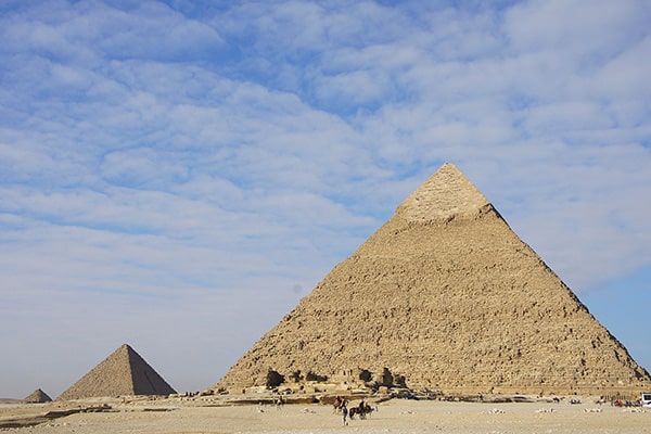 イメージ:ギザの3大ピラミッド2