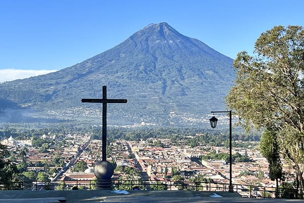 イメージ：十字架の丘（グアテマラ共和国）2