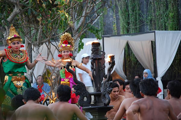 イメージ：ウルワツ寺院2