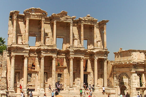 ターキッシュエアラインズビジネスクラス利用 ラグジュアリーホテルに滞在 4大世界遺産トルコ紀行9日間