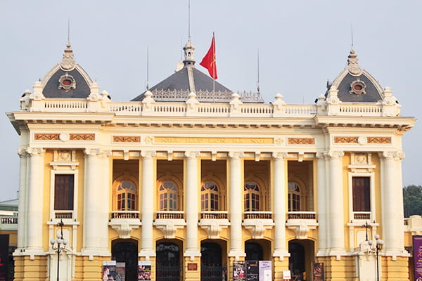 日本航空ビジネスクラス利用 デラックスホテルに滞在 ベトナムゴルフツアー5日間 ＝ハノイ＝