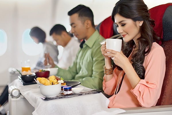 イメージ：ビジネスクラスお食事時間3