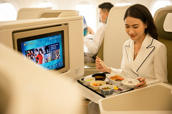 イメージ：広々としたビジネスクラス2