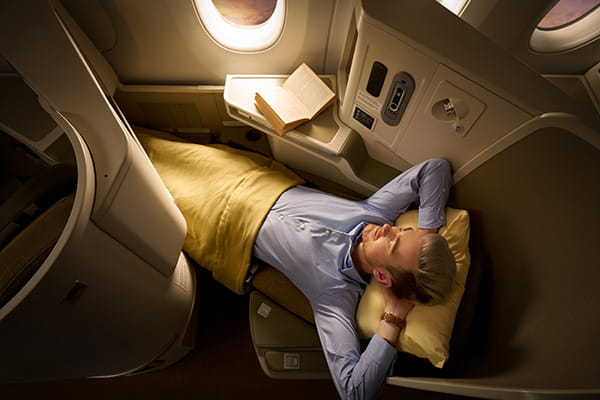 イメージ：広々としたビジネスクラス1