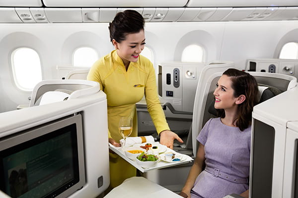 イメージ：広々としたビジネスクラス3