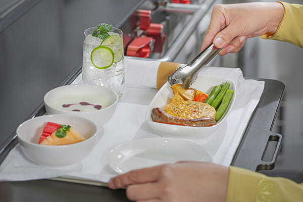 イメージ：雲の上のお食事2