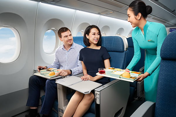 イメージ：快適な空の旅をお届けするプレミアムエコノミークラス1