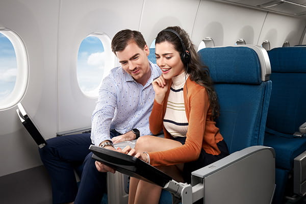 イメージ：快適な空の旅をお届けするプレミアムエコノミークラス5