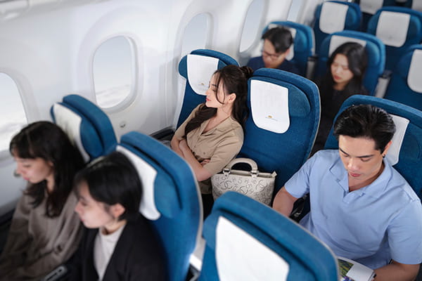 イメージ：明るく温かみのあるエコノミークラス3