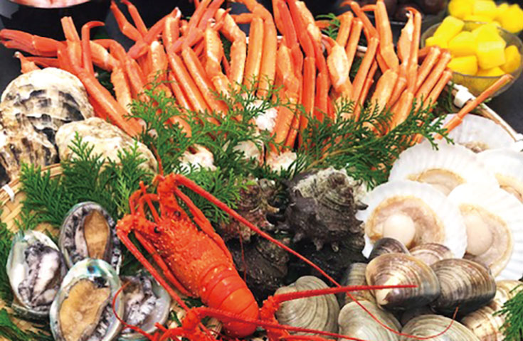 横浜発 なんと豪華 伊勢海老 あわび ズワイガニ食べ放題と春の味覚 イチゴ狩り 食べ放題 菜の花畑で春うらら 三井アウトレットパーク木更津でお買い物の充実日帰りバスツアー