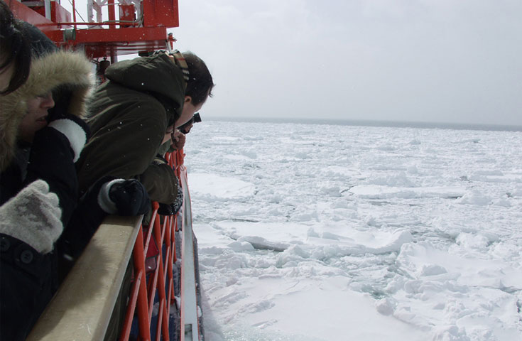 北海道遺産のひとつ流氷砕氷船ガリンコ号III