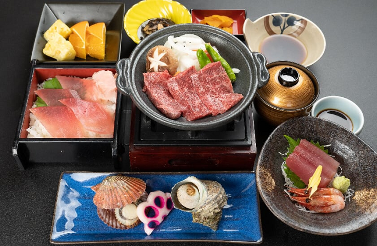 【大阪発】絶品!松阪牛陶板焼定食のご昼食付【伊勢神宮&猿田彦神社】Wご利益!ゆっくり散策ツアー