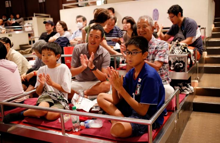 相撲好きにはたまらない！ 升席からの眺めは格別。