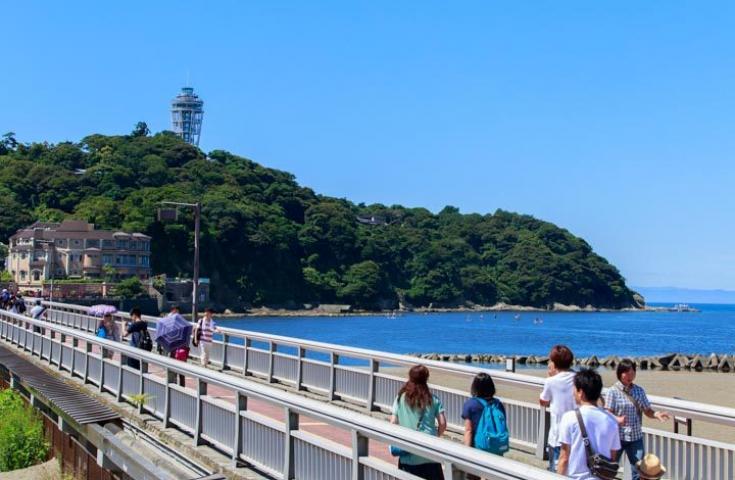 江の島の出入り口、弁天橋