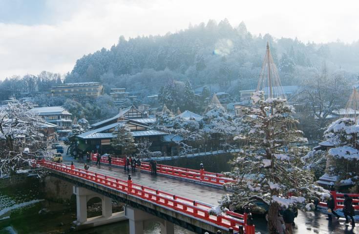 冬の高山で自由散策