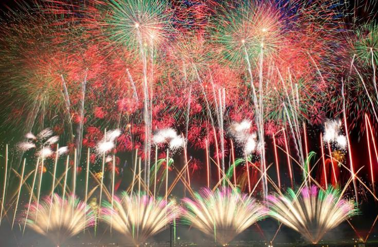 大曲花火/日本一の花火師を決める権威ある花火大会