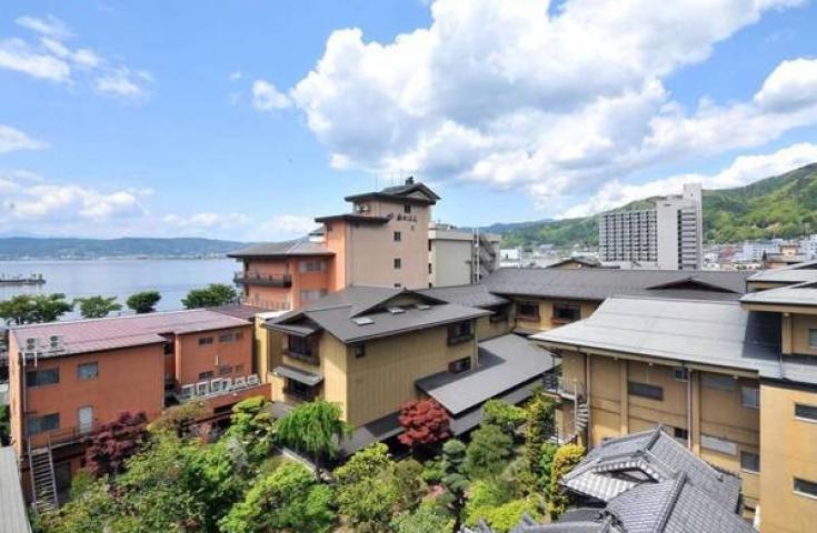 諏訪湖花火大会 ぬのはん「ホテル屋上イス席」
