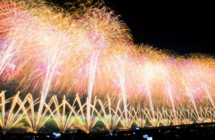 故郷の夜空に、希望の光を。