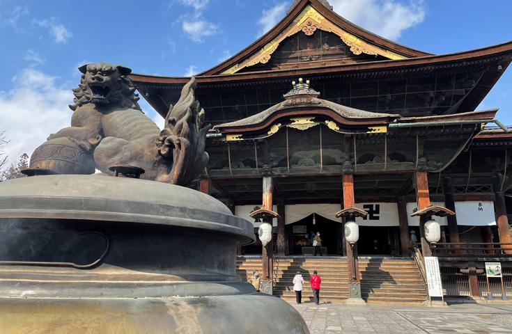 国宝善光寺を自由散策