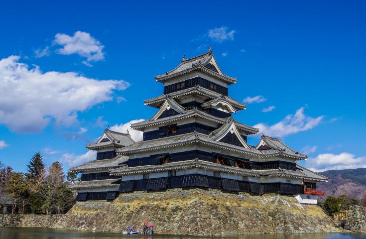 現存する五重六階の天守としては日本最古の城「松本城」