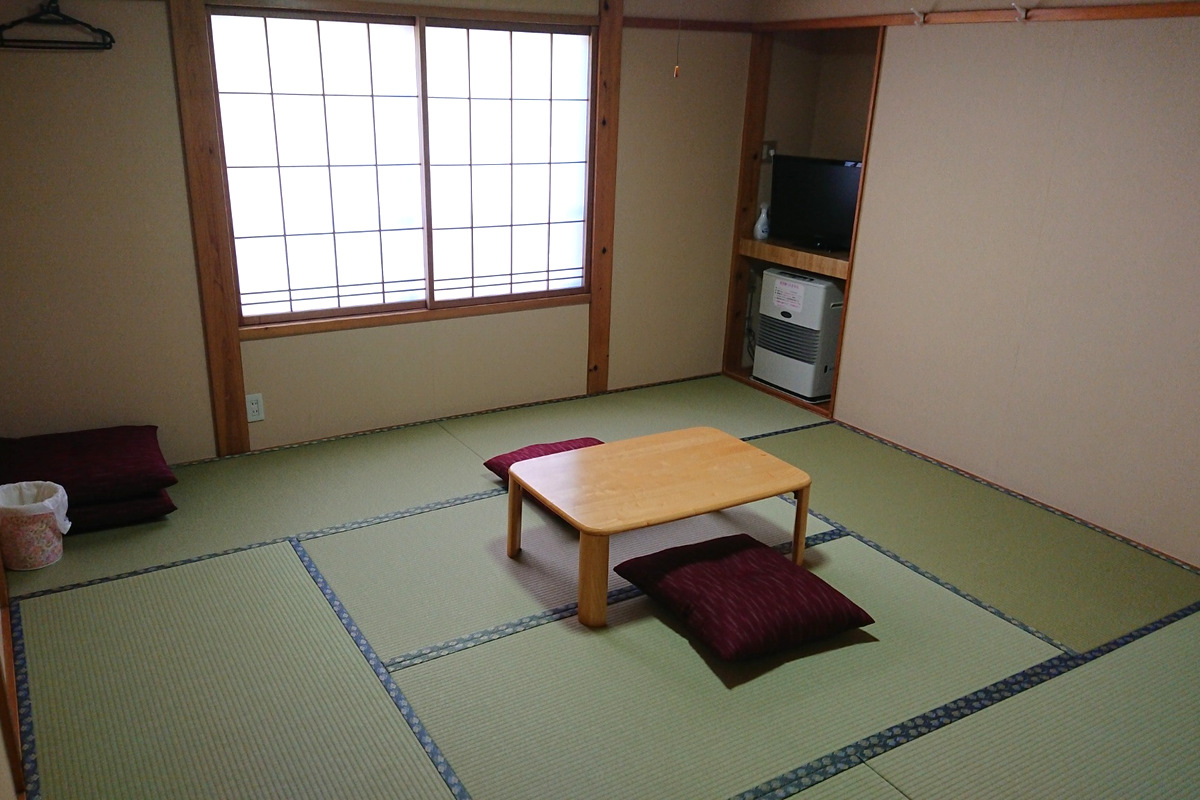 ロッヂニューひとみ